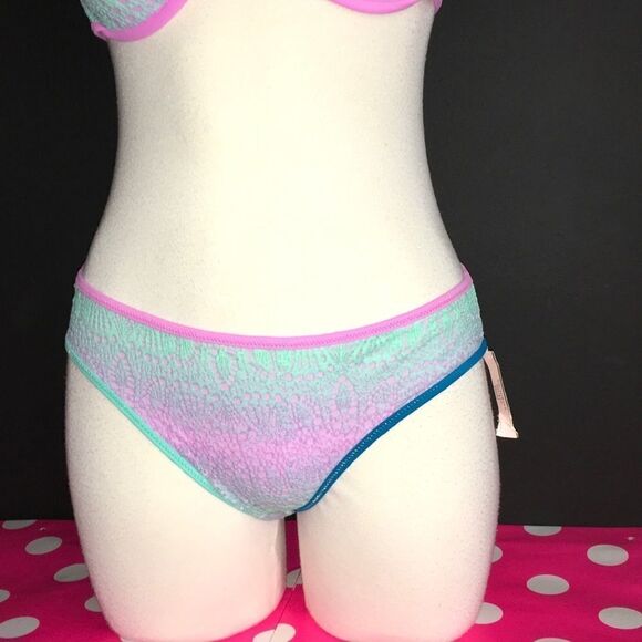 New! Victoria's Secret Swimsuit - Picture 4 of 5